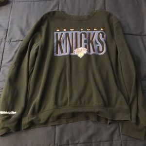 New York Knicks sweatshirt